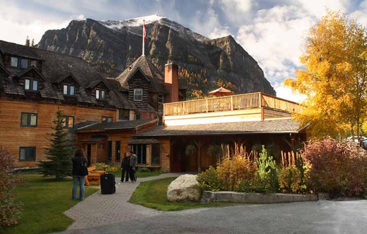 Deer Lodge Lake Louise Exteriör bild